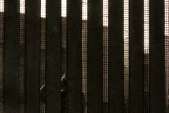 trappola-rete-metallica-specchio-e-legno-1977-1